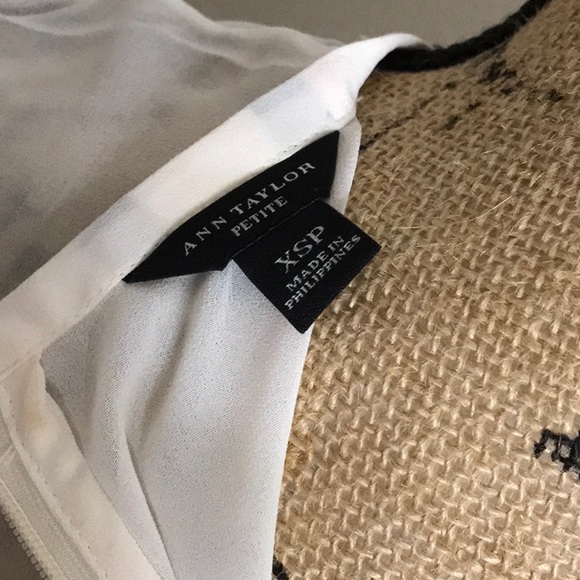 Ann Taylor sleeveless top - Picture 4 of 5